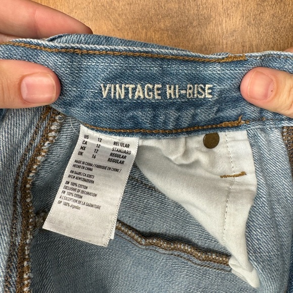 American Eagle Vintage High Rise Dual Tone Jeans - Picture 4 of 4